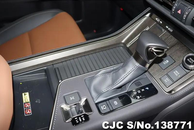 Lexus GX 550 in Gray for Sale Image 11