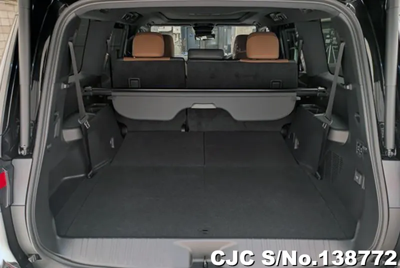 Lexus GX 550 in Black for Sale Image 8