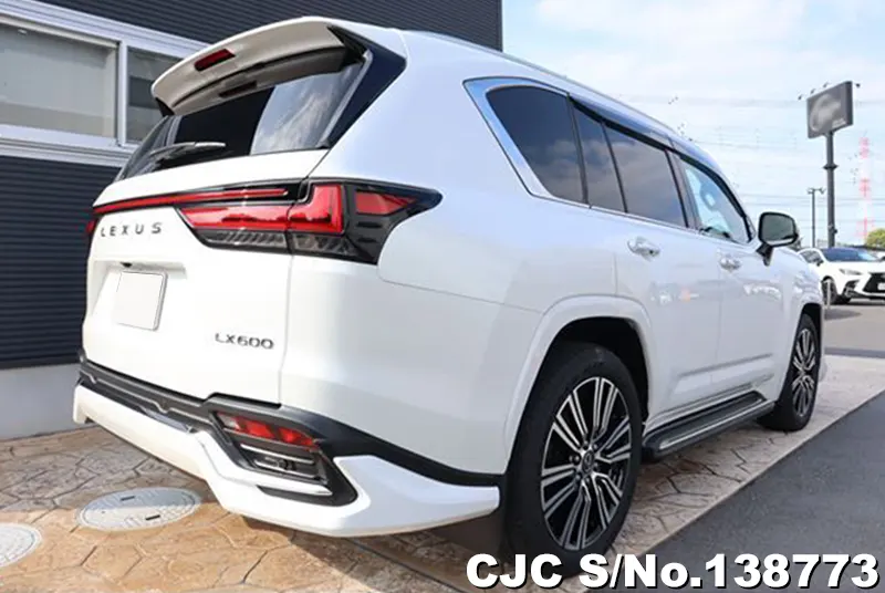 Lexus LX 600 in Pearl for Sale Image 2