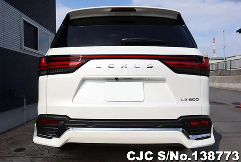 Lexus LX 600 in Pearl for Sale Image 4