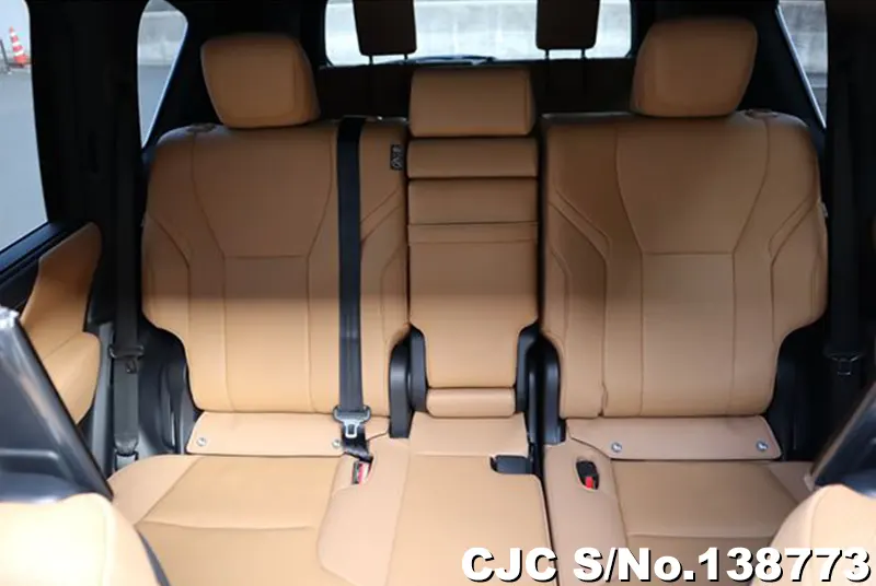 Lexus LX 600 in Pearl for Sale Image 8