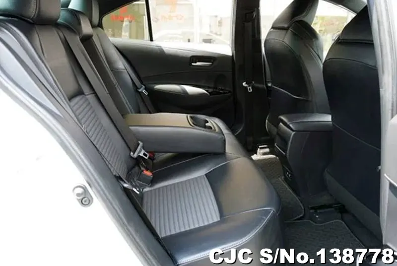 Toyota Corolla in White for Sale Image 11