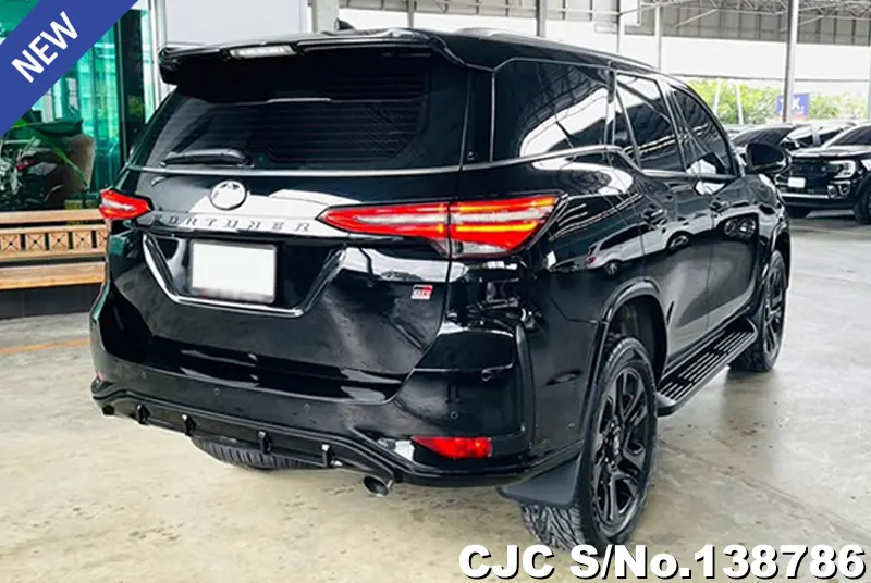Toyota Fortuner in Black for Sale Image 2