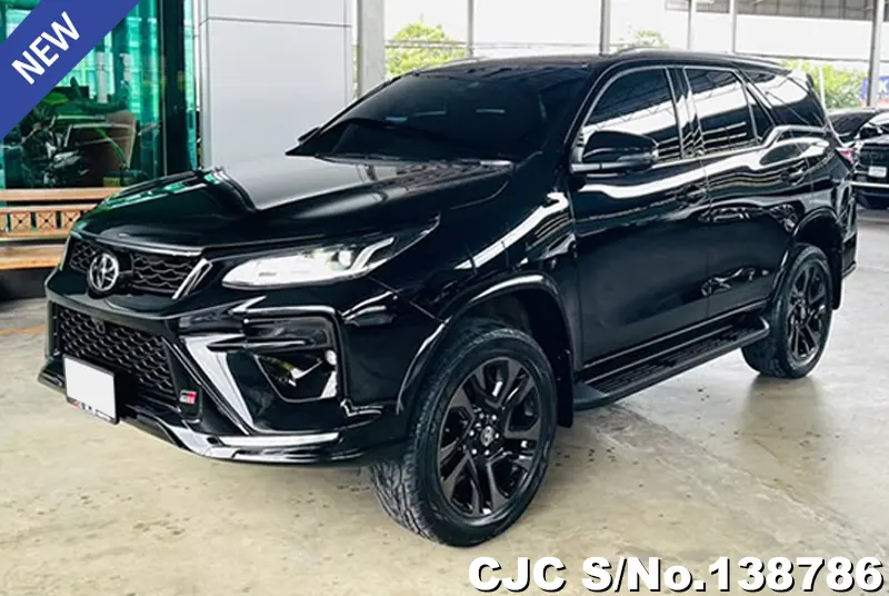 Toyota Fortuner in Black for Sale Image 3