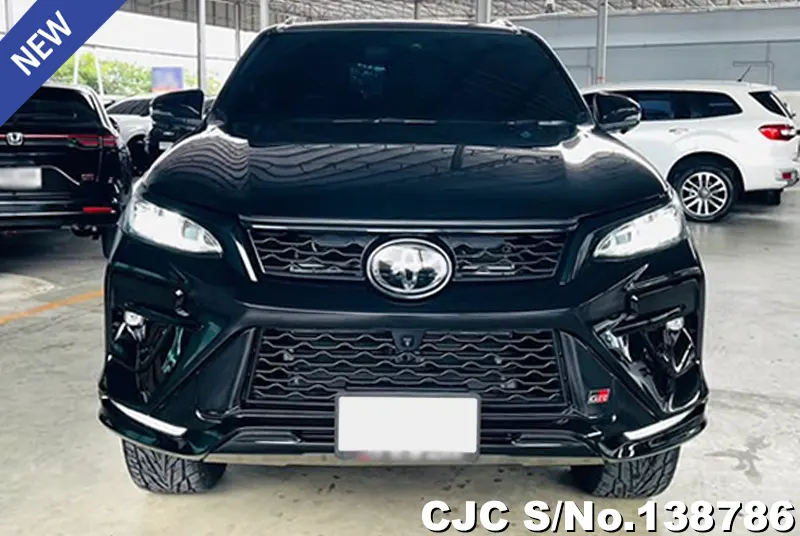 Toyota Fortuner in Black for Sale Image 4