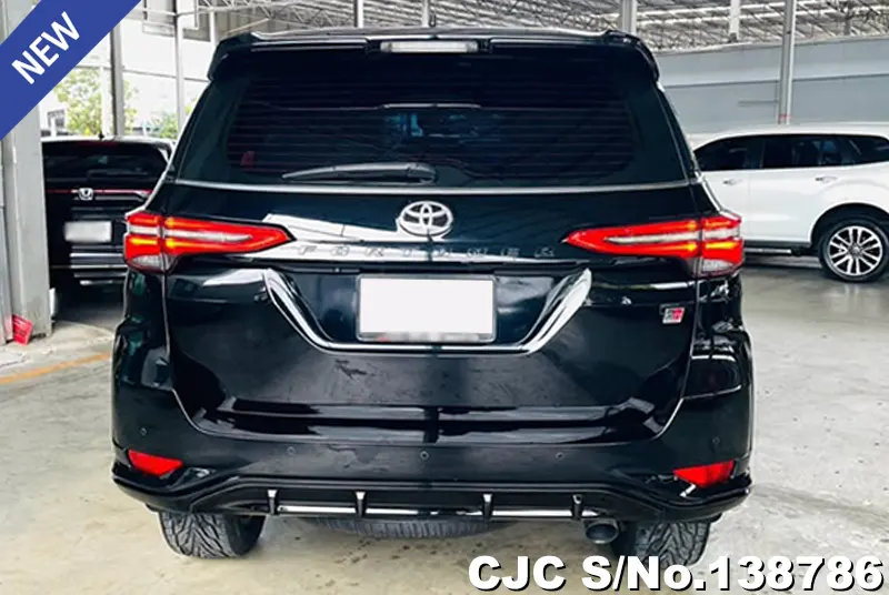 Toyota Fortuner in Black for Sale Image 5