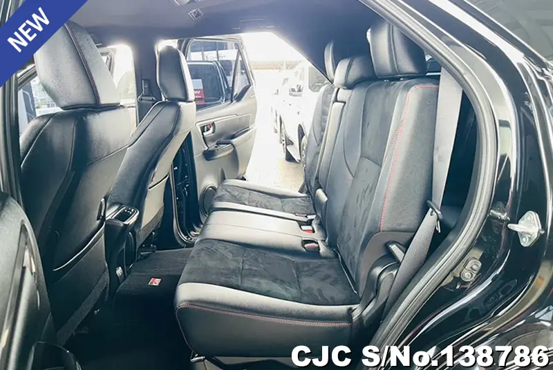 Toyota Fortuner in Black for Sale Image 11