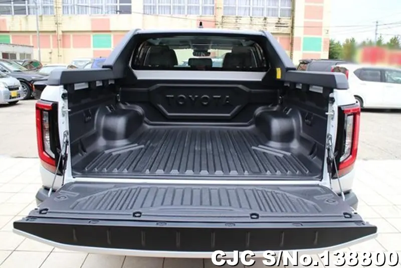 Toyota Hilux in White for Sale Image 8