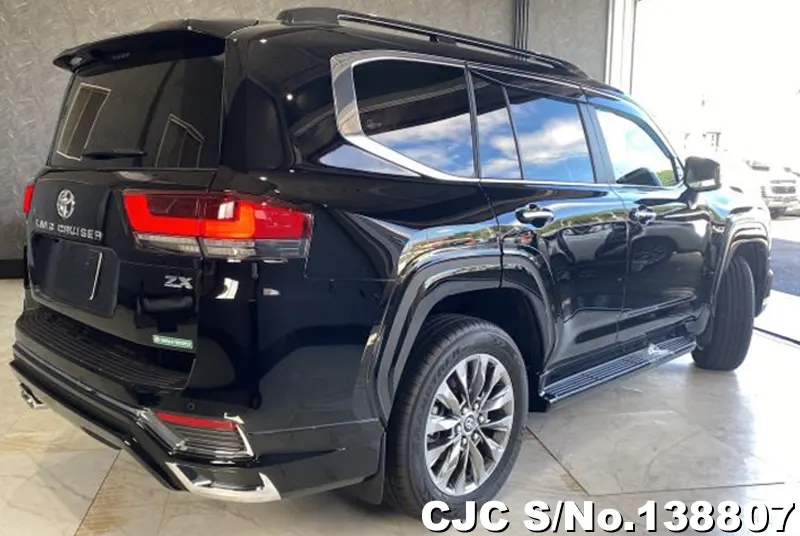 Toyota Land Cruiser in Black for Sale Image 2