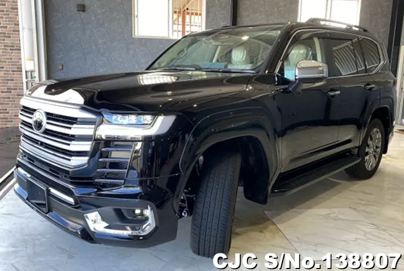 Toyota Land Cruiser in Black for Sale Image 3