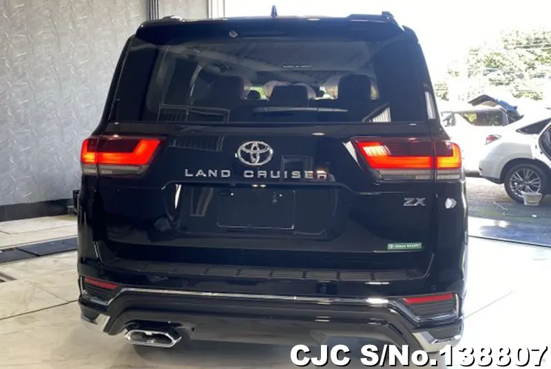 Toyota Land Cruiser in Black for Sale Image 5