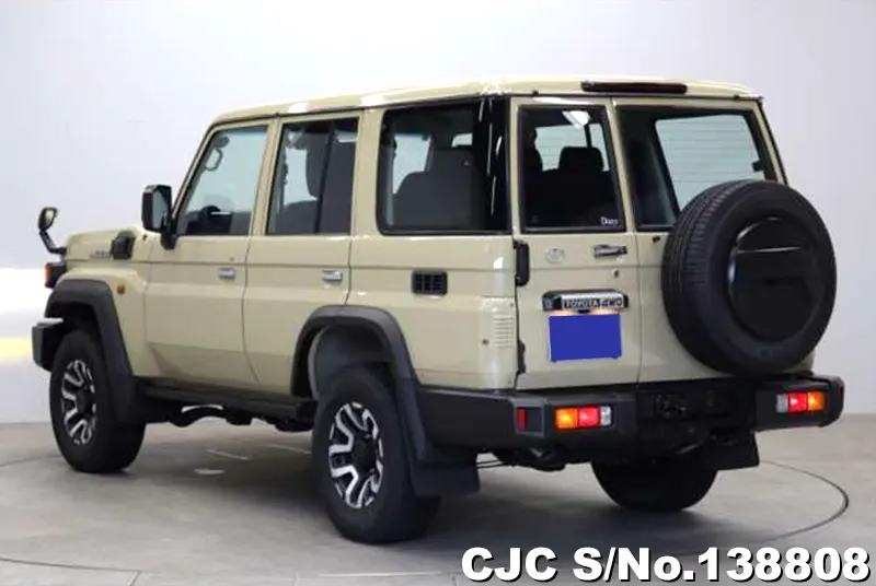 Toyota Land Cruiser in Brown for Sale Image 1