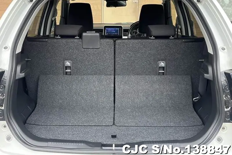 Suzuki Ignis in White for Sale Image 8