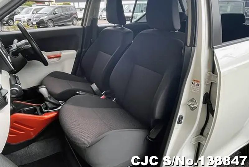 Suzuki Ignis in White for Sale Image 11