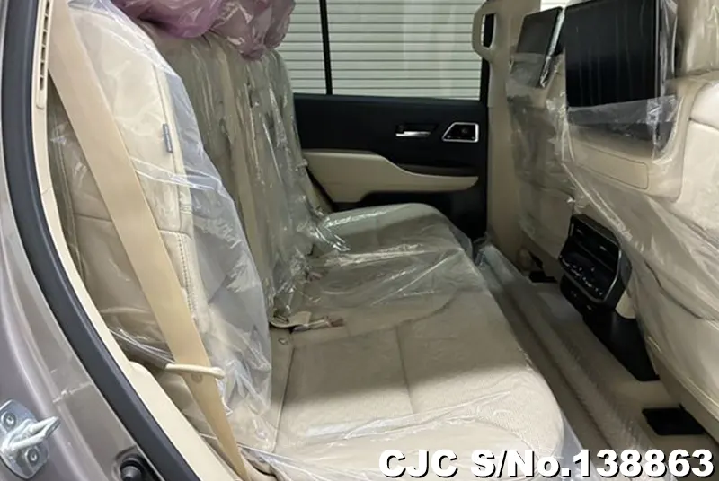 Toyota Land Cruiser in Gray for Sale Image 9