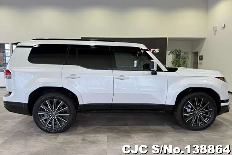 Lexus GX 550 in Pearl for Sale Image 5