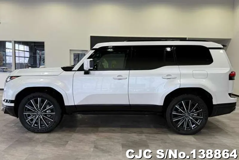 Lexus GX 550 in Pearl for Sale Image 6