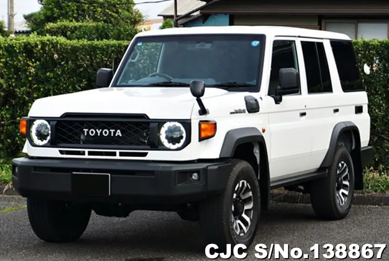 Toyota Land Cruiser in Pearl for Sale Image 3