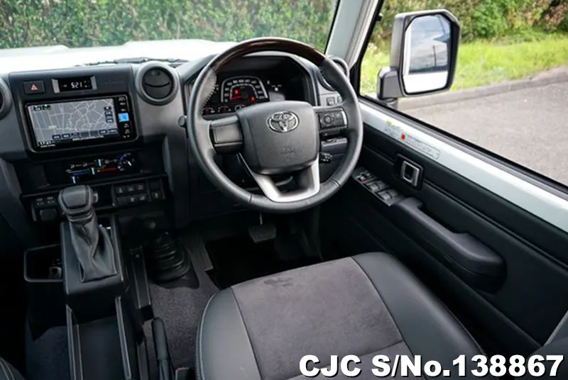 Toyota Land Cruiser in Pearl for Sale Image 9