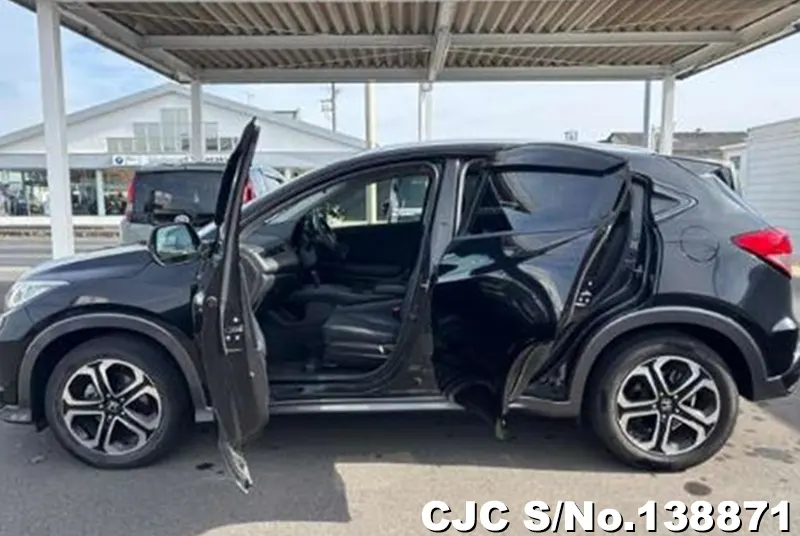 Honda Vezel in Black for Sale Image 4