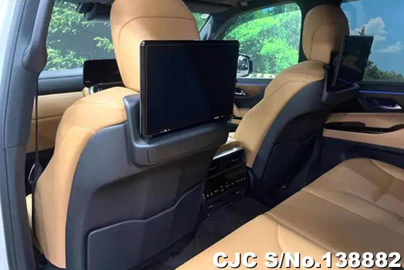 Lexus LX700H in Pearl for Sale Image 6