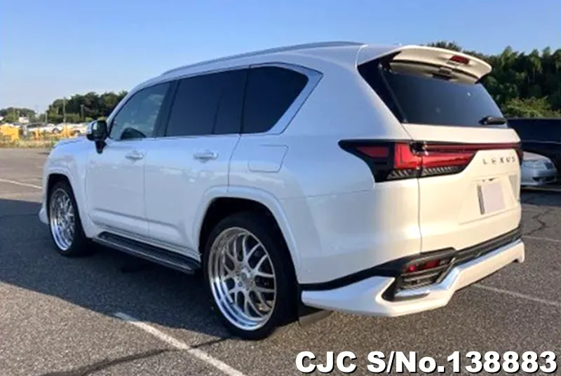 Lexus LX700H in Pearl for Sale Image 1
