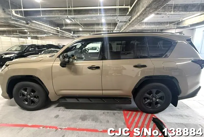 Lexus LX700H in Yellow for Sale Image 5