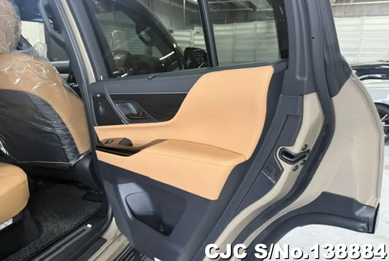 Lexus LX700H in Yellow for Sale Image 11