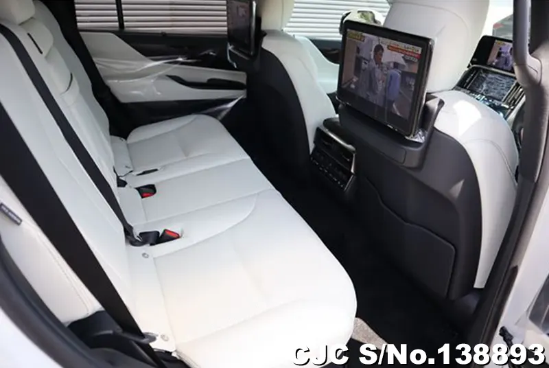 Lexus LX 600 in Pearl for Sale Image 8