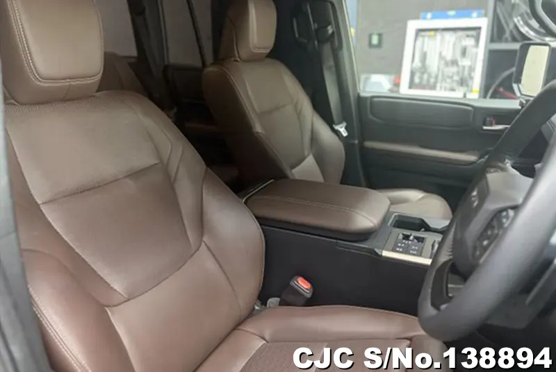 Toyota Land Cruiser 250 in Gray for Sale Image 6
