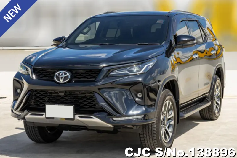 Toyota Fortuner in Black for Sale Image 2