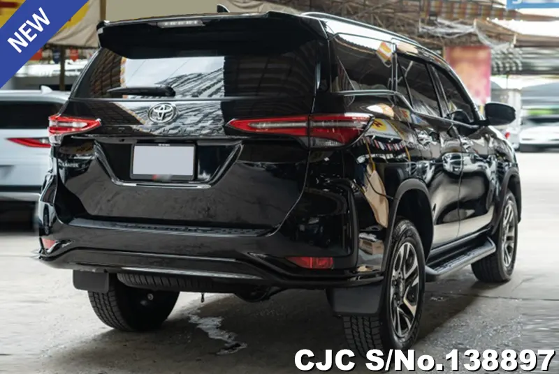 Toyota Fortuner in Black for Sale Image 2