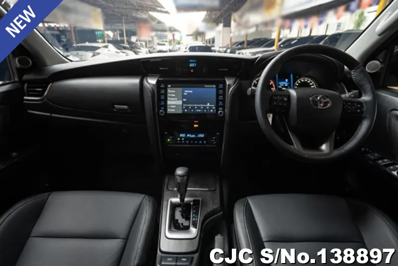 Toyota Fortuner in Black for Sale Image 6