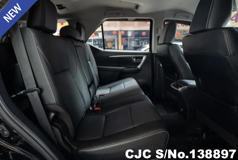 Toyota Fortuner in Black for Sale Image 9