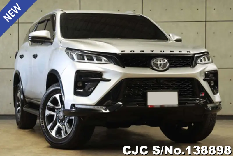 Toyota / Fortuner 2025