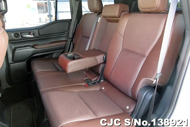 Toyota Land Cruiser 250 in Pearl for Sale Image 7