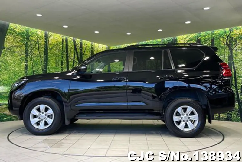 Toyota Land Cruiser Prado in Black for Sale Image 7