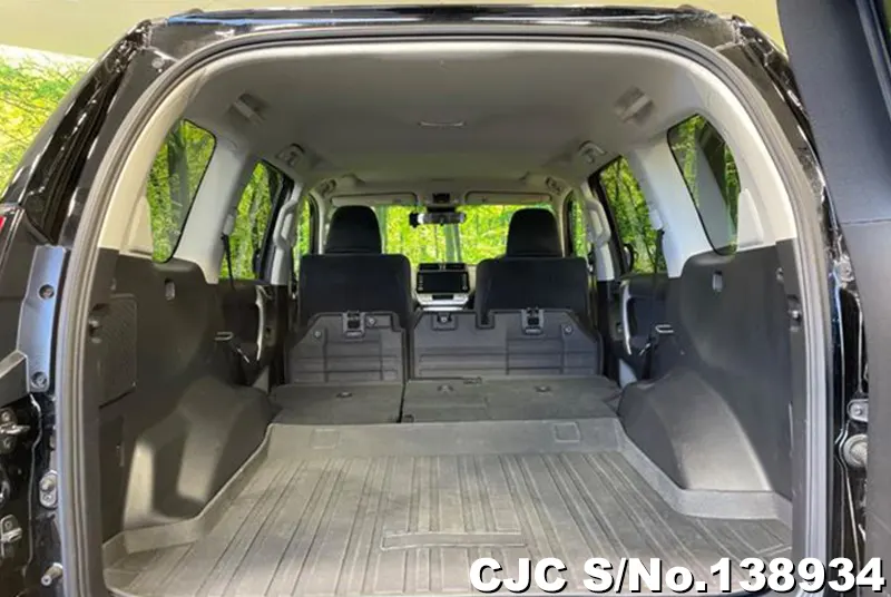 Toyota Land Cruiser Prado in Black for Sale Image 10