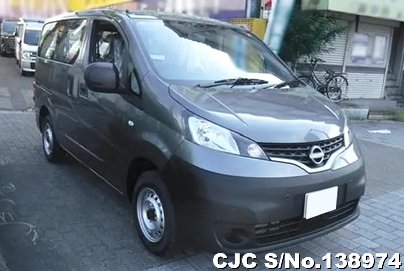 Nissan / NV200 2025