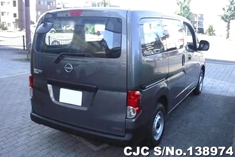 Nissan NV200 in Gray for Sale Image 1