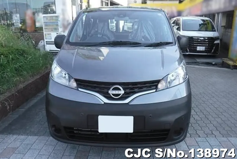 Nissan NV200 in Gray for Sale Image 3