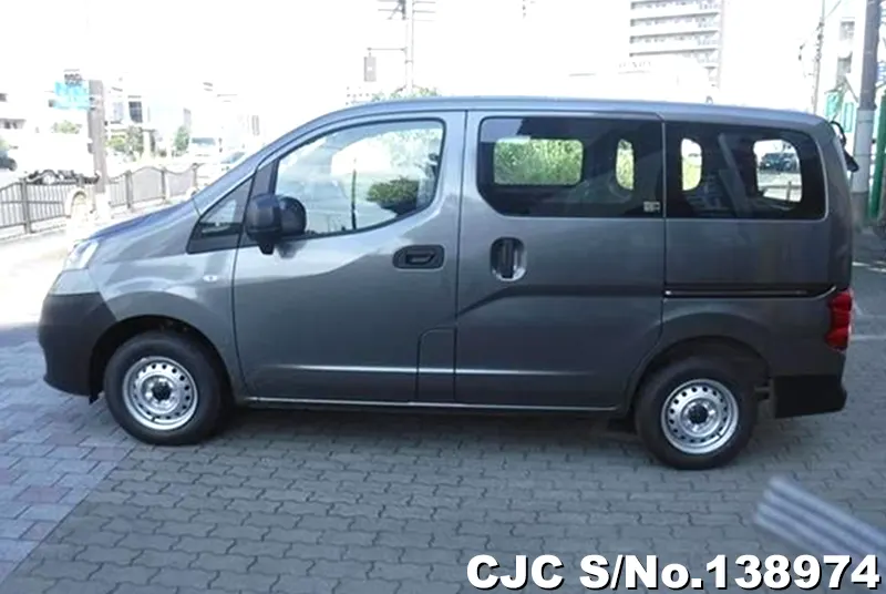 Nissan NV200 in Gray for Sale Image 6