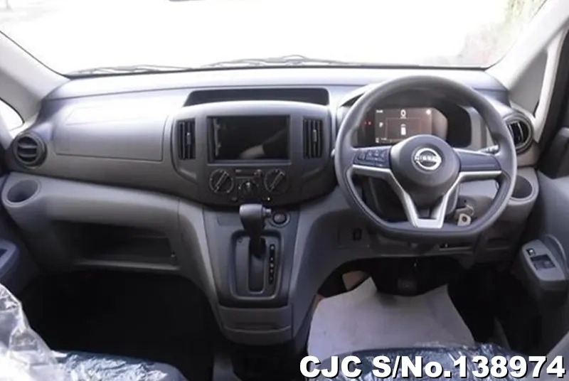 Nissan NV200 in Gray for Sale Image 8