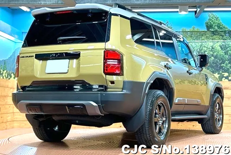 Toyota Land Cruiser 250 in Yellow for Sale Image 2