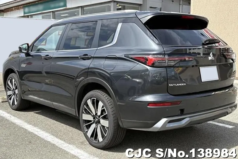Mitsubishi Outlander in Gray for Sale Image 1