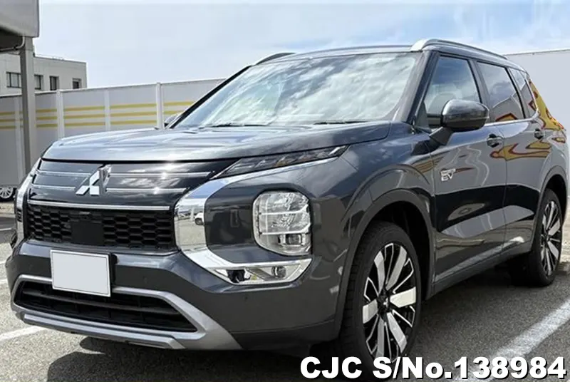 Mitsubishi Outlander in Gray for Sale Image 3