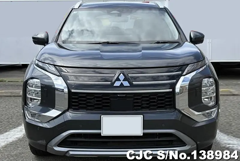 Mitsubishi Outlander in Gray for Sale Image 4