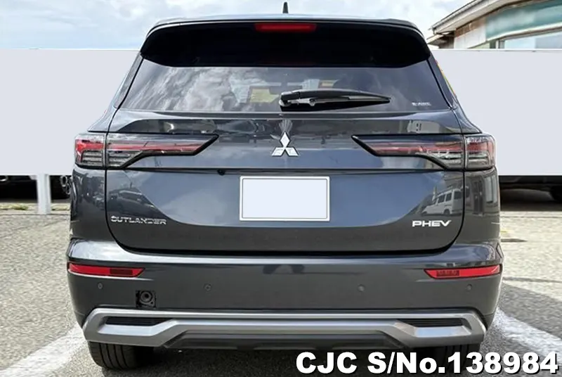 Mitsubishi Outlander in Gray for Sale Image 5