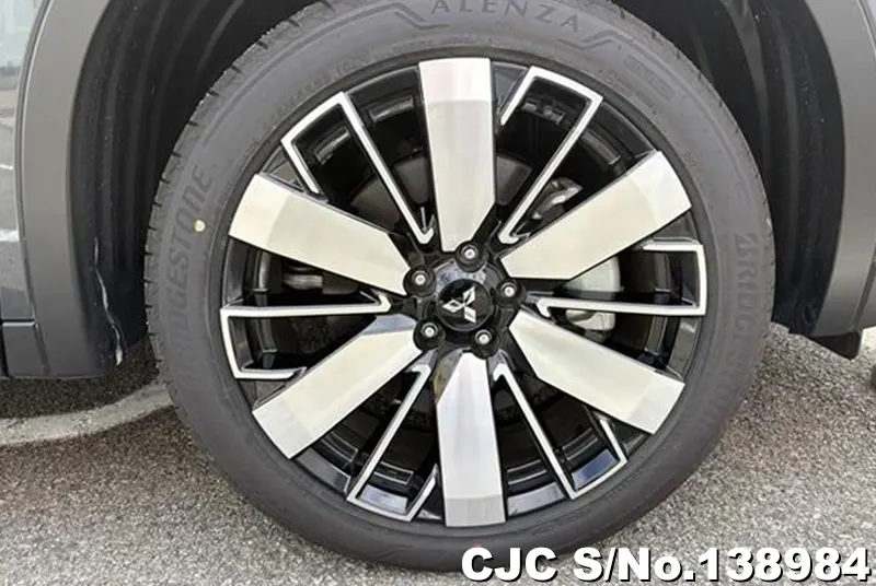 Mitsubishi Outlander in Gray for Sale Image 11
