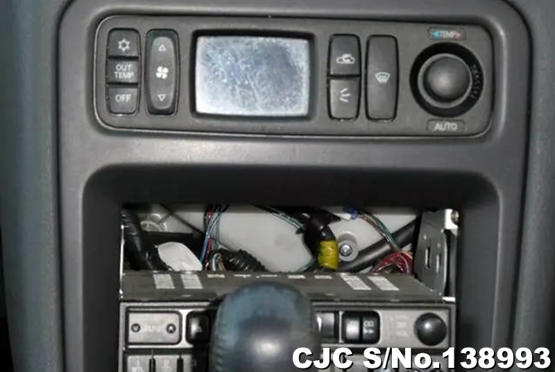 Mitsubishi Galant in White for Sale Image 5